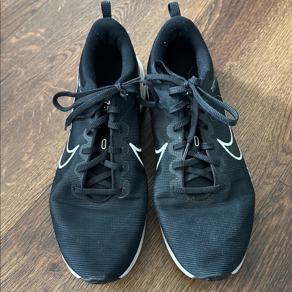 Nike Men's Black and White Sneakers - Picture 2 of 8